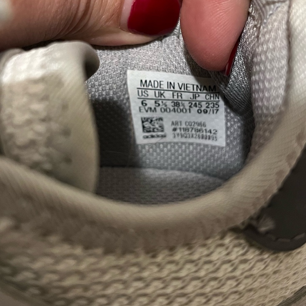 Adidas Running shoe - Picture 5 of 6